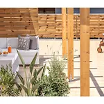 IDEOS IRAKLIS CITY LUXURIOUS SUN TERRANCE β